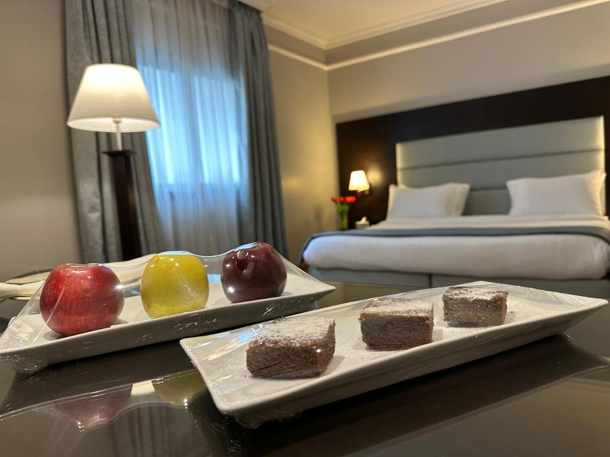 Ramada By Wyndham Downtown Beirut Hotel Ngoại thất bức ảnh