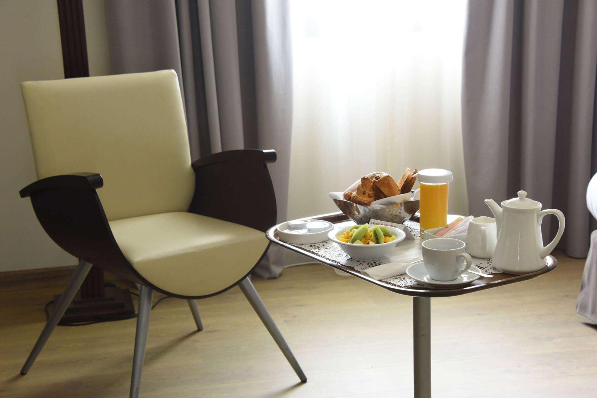 Ramada By Wyndham Downtown Beirut Hotel Ngoại thất bức ảnh