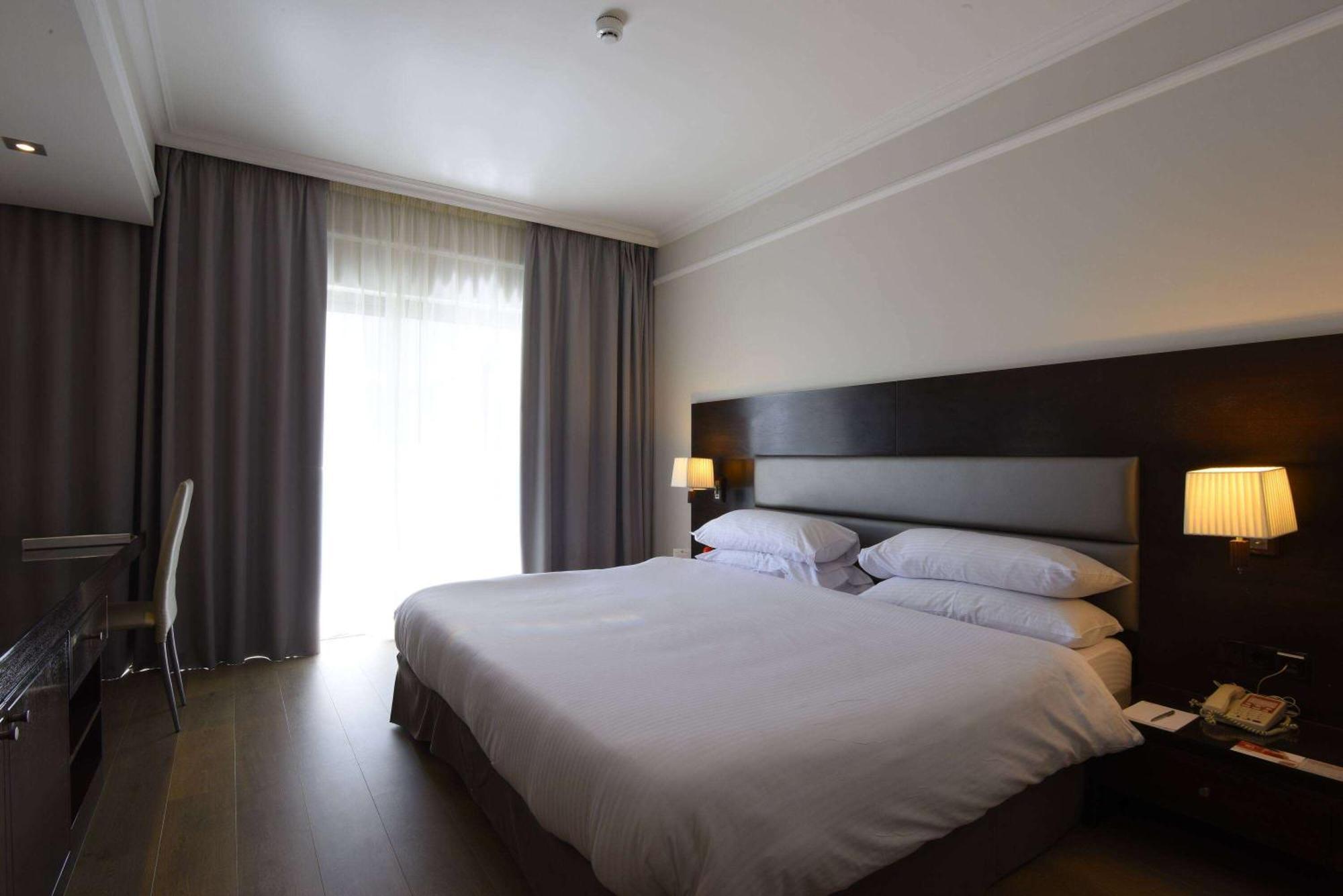 Ramada By Wyndham Downtown Beirut Hotel Ngoại thất bức ảnh