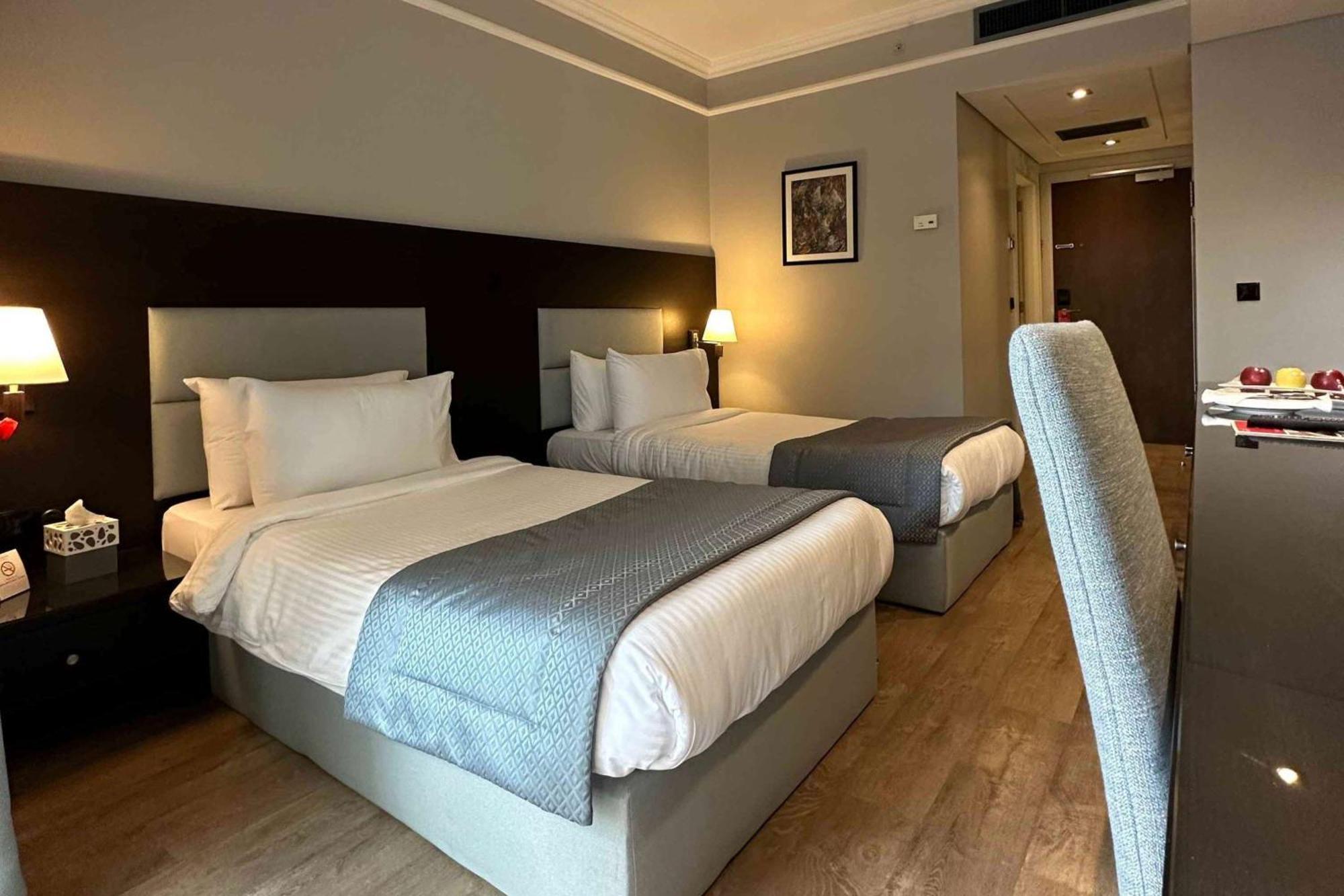 Ramada By Wyndham Downtown Beirut Hotel Ngoại thất bức ảnh