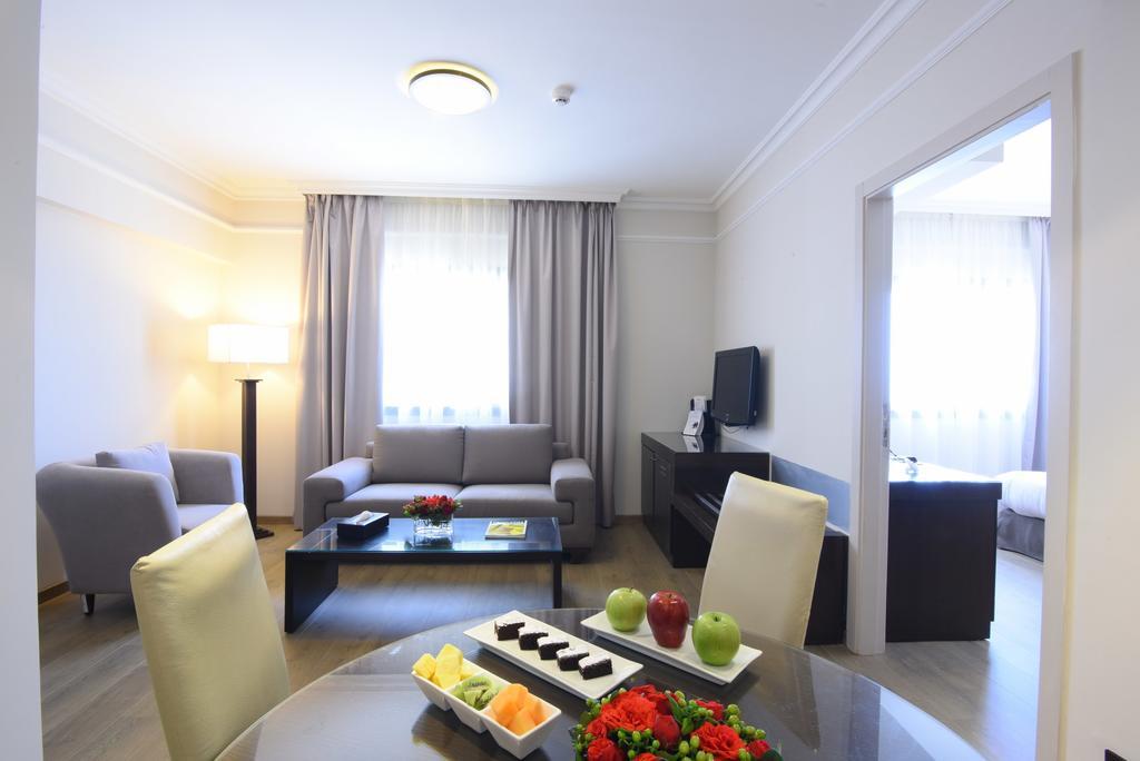 Ramada By Wyndham Downtown Beirut Hotel Ngoại thất bức ảnh