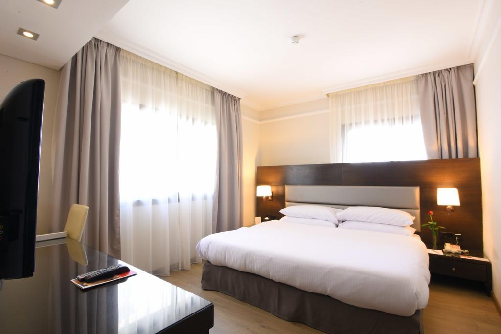 Ramada By Wyndham Downtown Beirut Hotel Ngoại thất bức ảnh