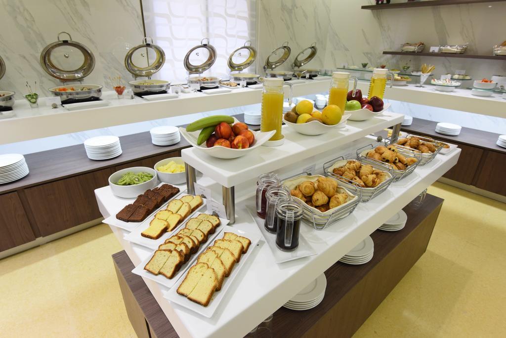 Ramada By Wyndham Downtown Beirut Hotel Ngoại thất bức ảnh